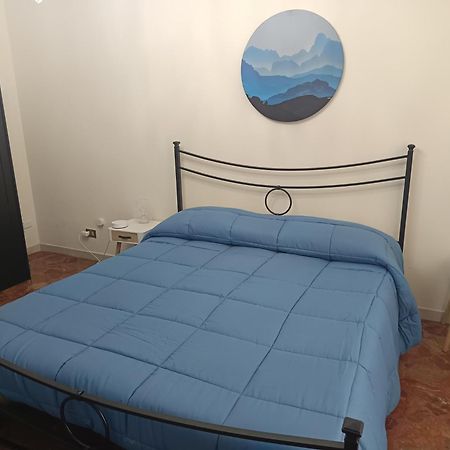 New Dawn Apartment, Appartamento Turistico, Casa Per Vacanza, Tre Camere Indipendenti คาตาเนีย ภายนอก รูปภาพ