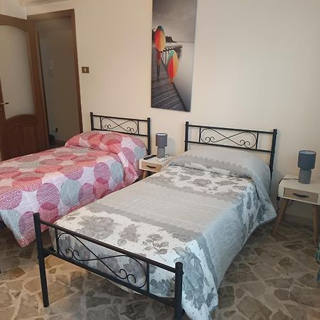 New Dawn Apartment, Appartamento Turistico, Casa Per Vacanza, Tre Camere Indipendenti คาตาเนีย ภายนอก รูปภาพ