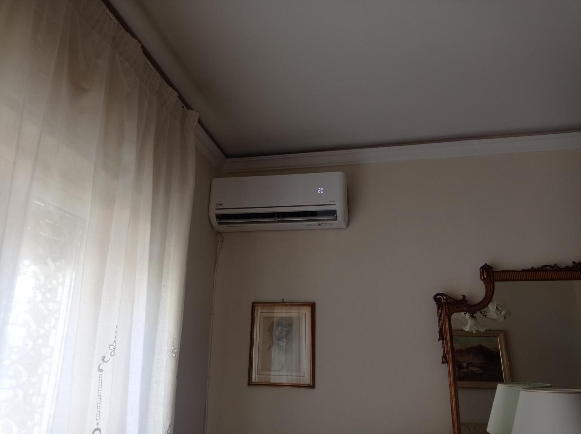 New Dawn Apartment, Appartamento Turistico, Casa Per Vacanza, Tre Camere Indipendenti คาตาเนีย ภายนอก รูปภาพ