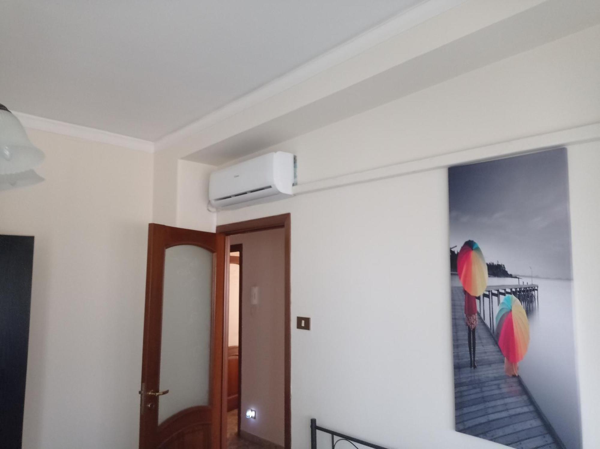 New Dawn Apartment, Appartamento Turistico, Casa Per Vacanza, Tre Camere Indipendenti คาตาเนีย ภายนอก รูปภาพ