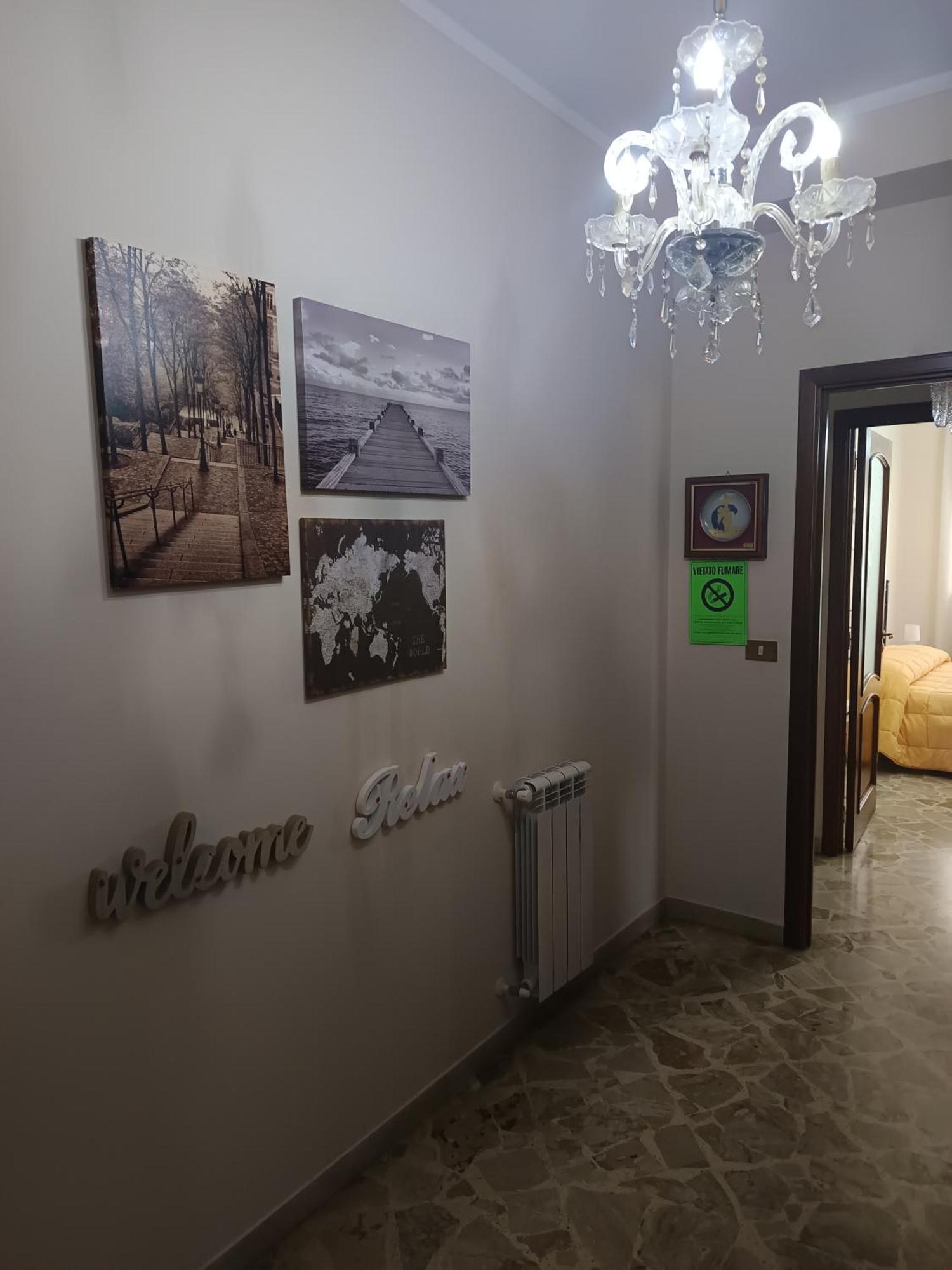 New Dawn Apartment, Appartamento Turistico, Casa Per Vacanza, Tre Camere Indipendenti คาตาเนีย ภายนอก รูปภาพ