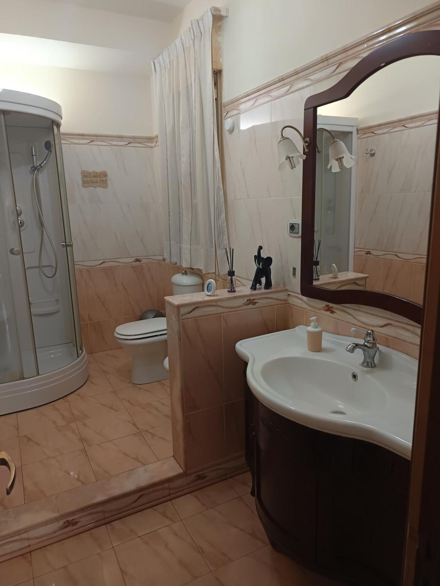 New Dawn Apartment, Appartamento Turistico, Casa Per Vacanza, Tre Camere Indipendenti คาตาเนีย ภายนอก รูปภาพ