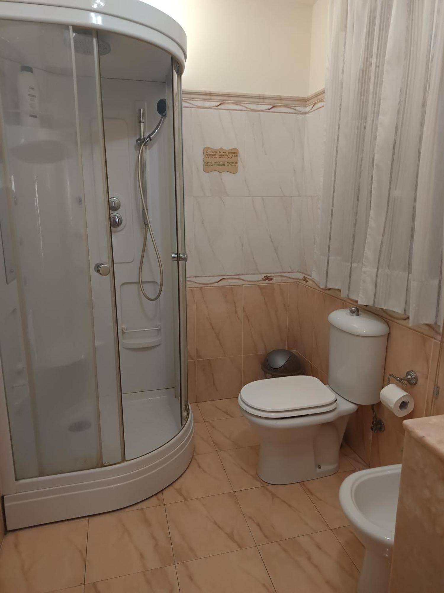New Dawn Apartment, Appartamento Turistico, Casa Per Vacanza, Tre Camere Indipendenti คาตาเนีย ภายนอก รูปภาพ